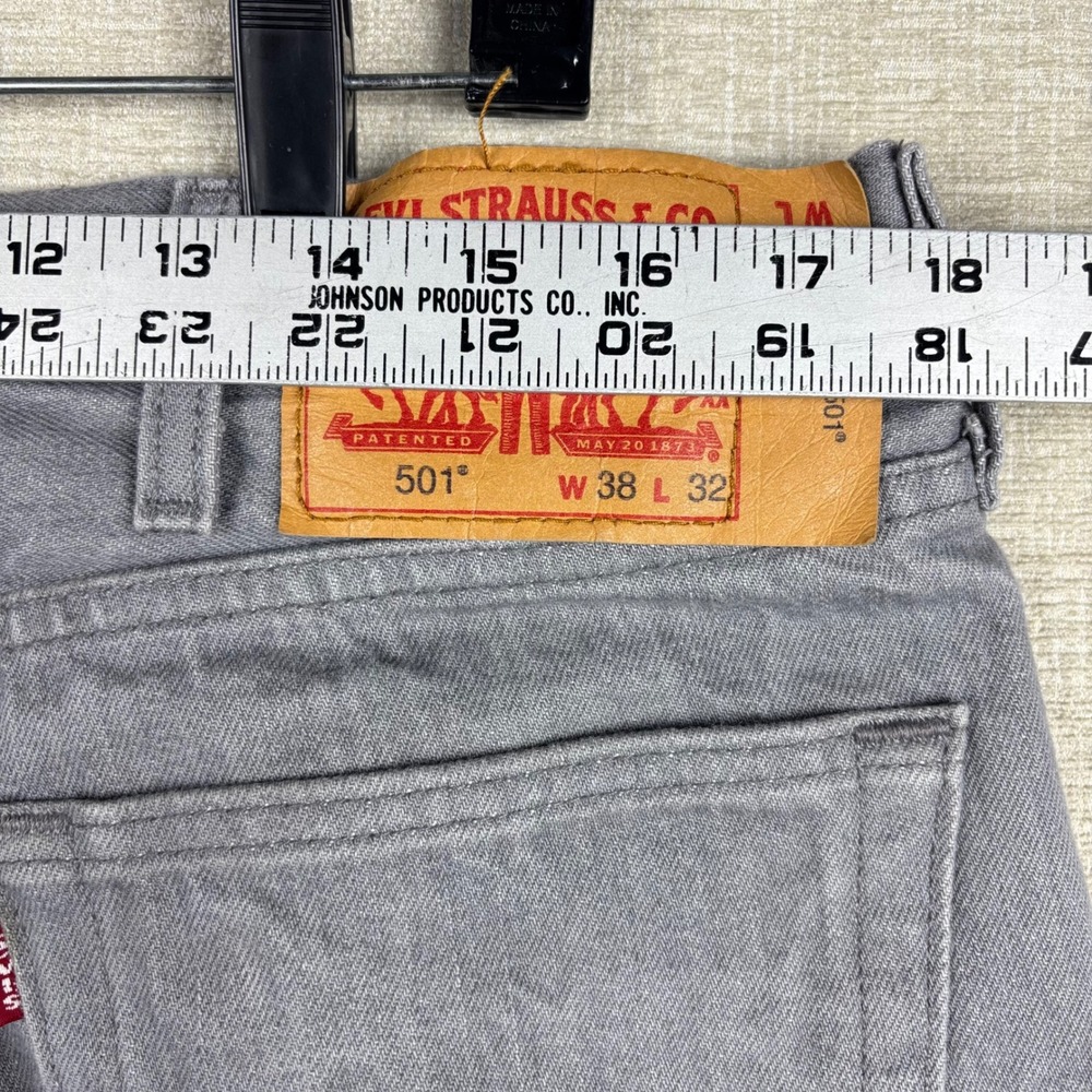 Levis 501 Original Fit Grey Straight Leg‎ Button Fly Denim Jeans Mens 38x32 - Picture 3 of 6